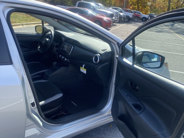 2025 Nissan Versa S Image 16 of 35