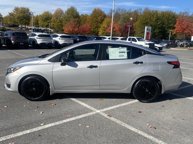 2025 Nissan Versa S Image 8 of 35
