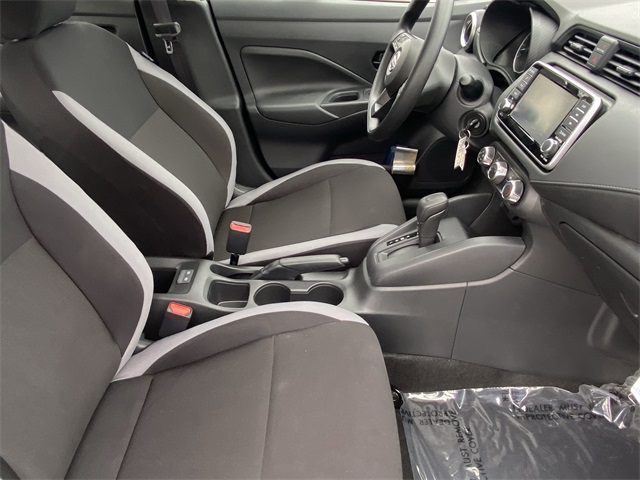 Vehicle image 12 of 21