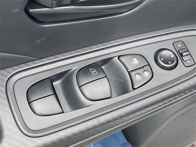 Vehicle image 19 of 21