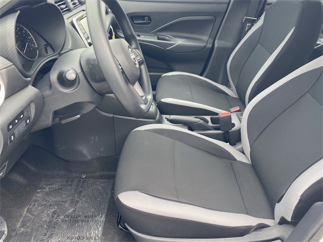 Vehicle image 11 of 21