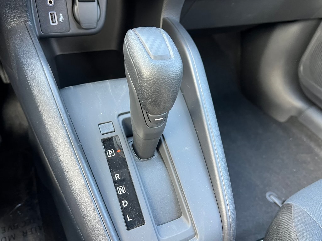 Vehicle image 21 of 27