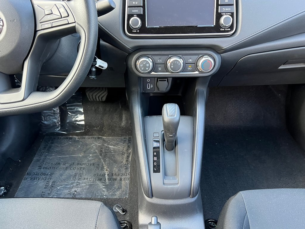 Vehicle image 23 of 27