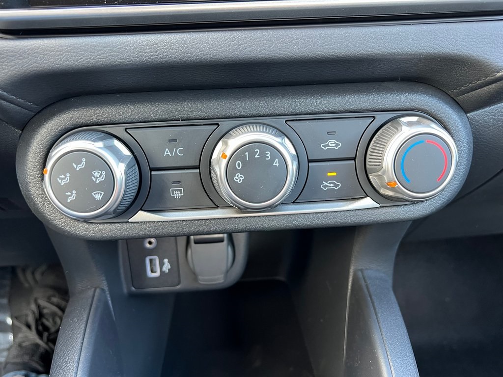 Vehicle image 25 of 27