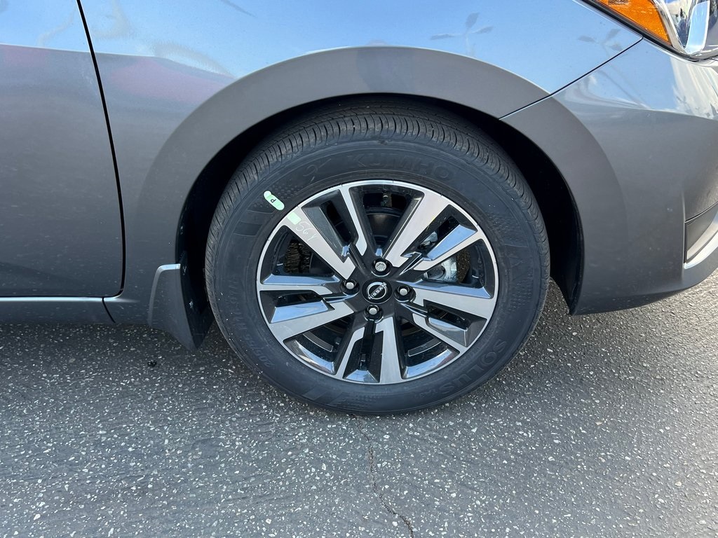 Vehicle image 10 of 27