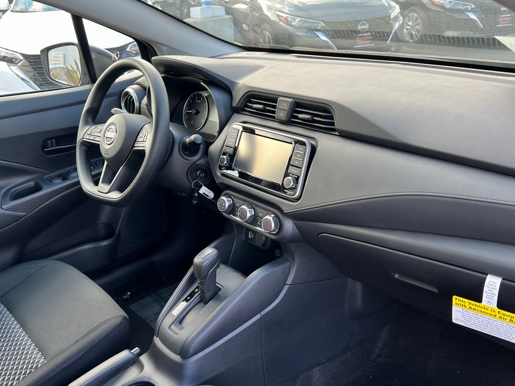 Vehicle image 14 of 27