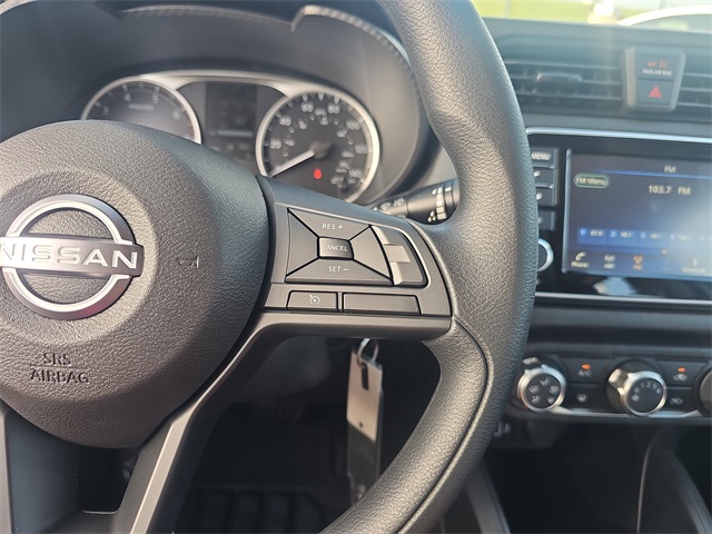 Vehicle image 8 of 17