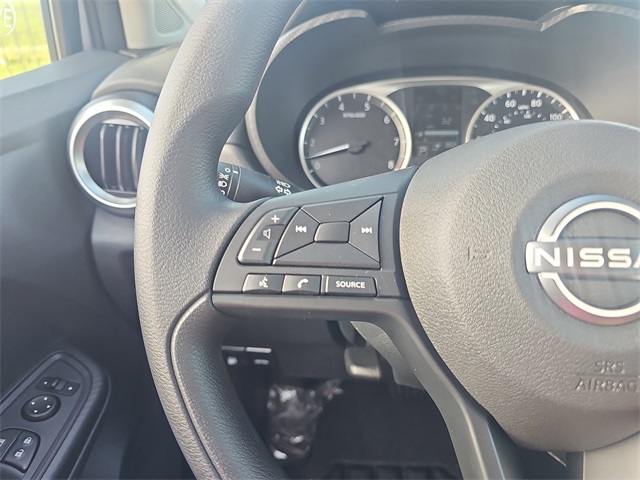 Vehicle image 9 of 17