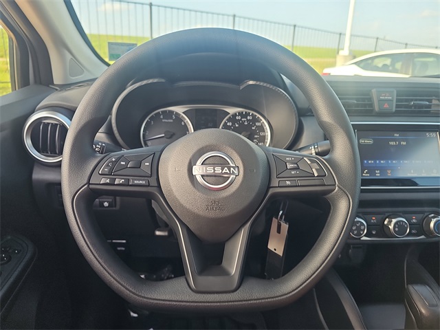 Vehicle image 16 of 17