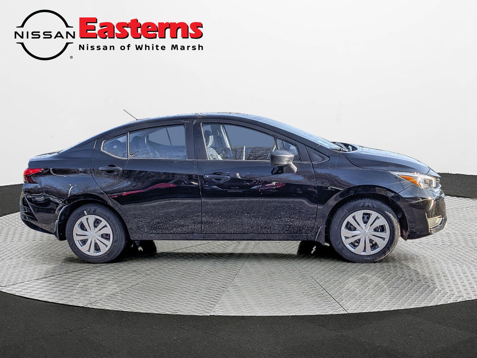 2025 Nissan Versa S Image 4 of 28