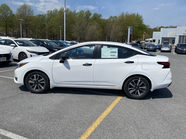 2025 Nissan Versa S Image 8 of 36