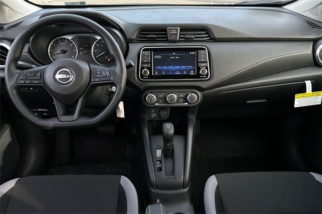 Vehicle image 10 of 20