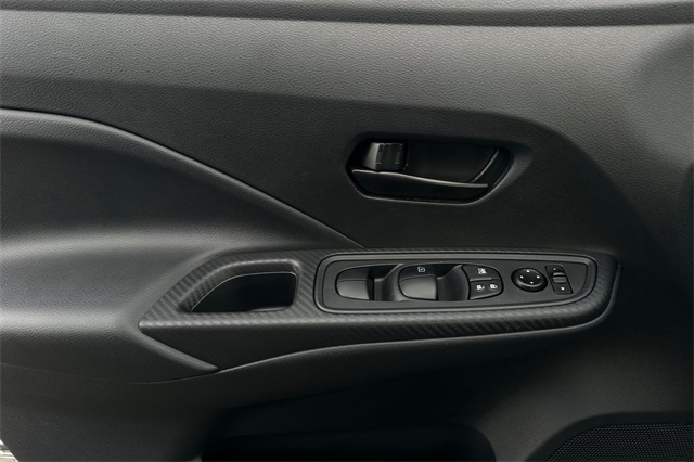 Vehicle image 8 of 20