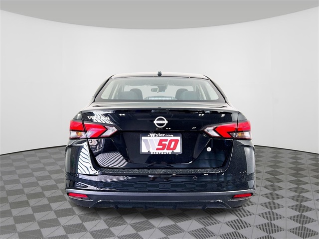 Vehicle image 6 of 32