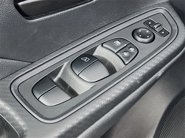 Vehicle image 24 of 32