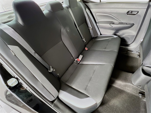 Vehicle image 11 of 32