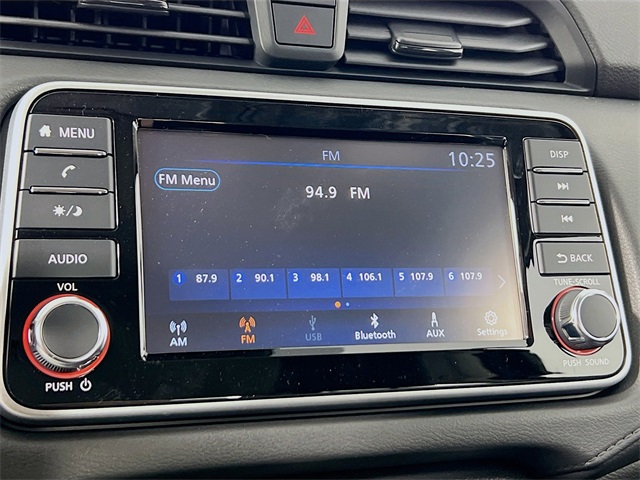 Vehicle image 20 of 32