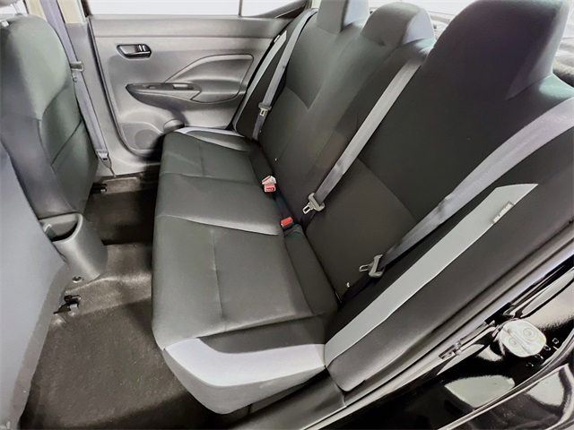 Vehicle image 13 of 32