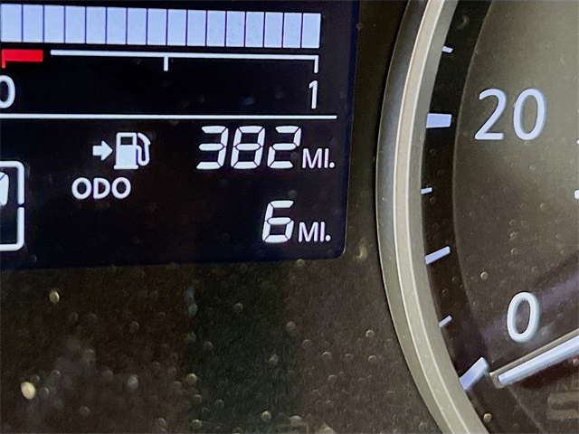 Vehicle image 19 of 32
