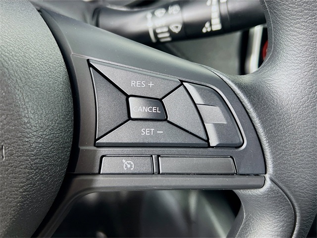 Vehicle image 28 of 32