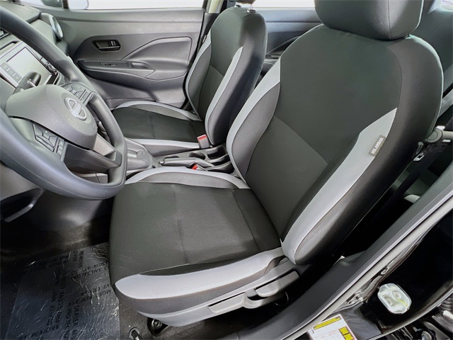 Vehicle image 14 of 32