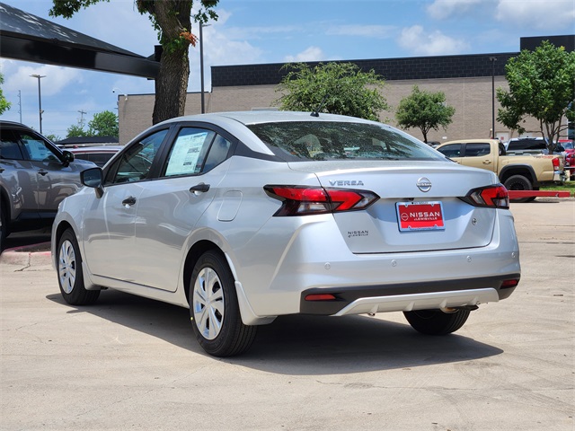 Vehicle image 4 of 22