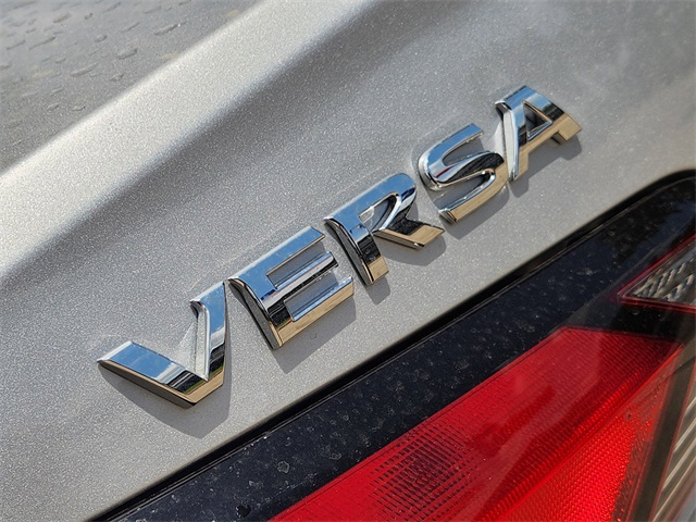 Vehicle image 17 of 22