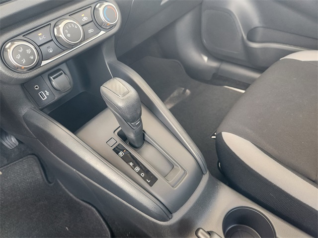 Vehicle image 15 of 22