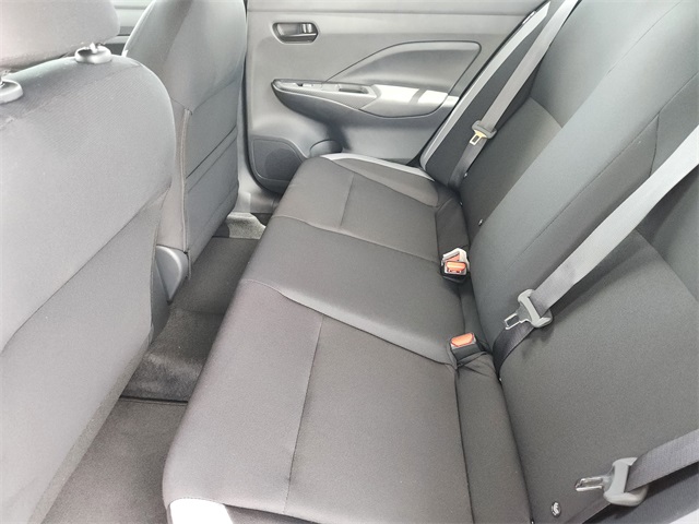 Vehicle image 9 of 22
