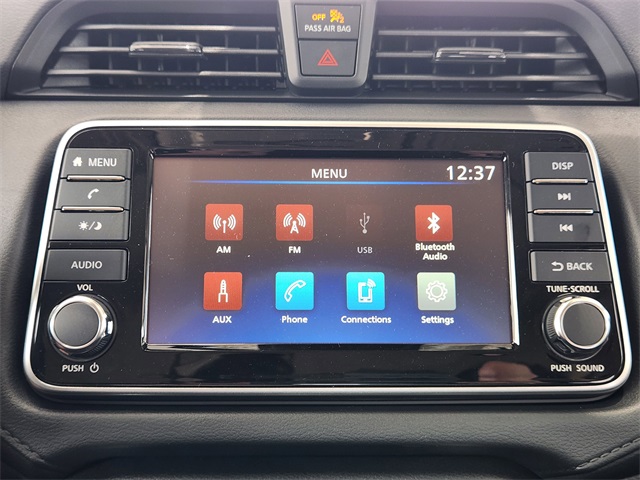 Vehicle image 14 of 22