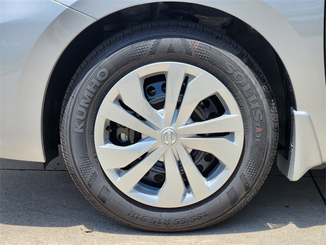 Vehicle image 6 of 22