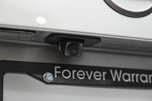 Vehicle image 13 of 32