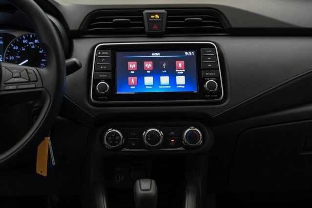 Vehicle image 23 of 32