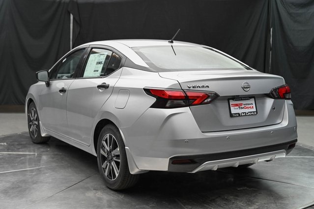 Vehicle image 6 of 32