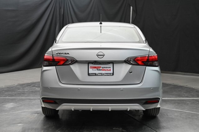 Vehicle image 5 of 32