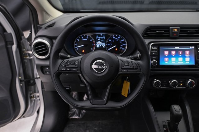 Vehicle image 22 of 32