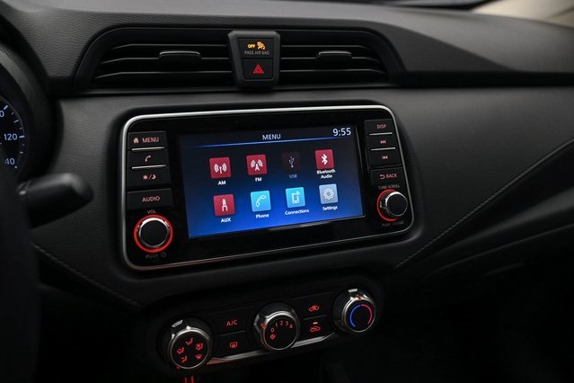 Vehicle image 31 of 32