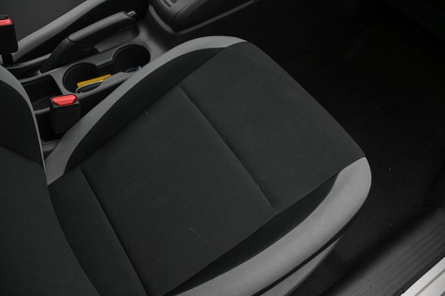 Vehicle image 16 of 32