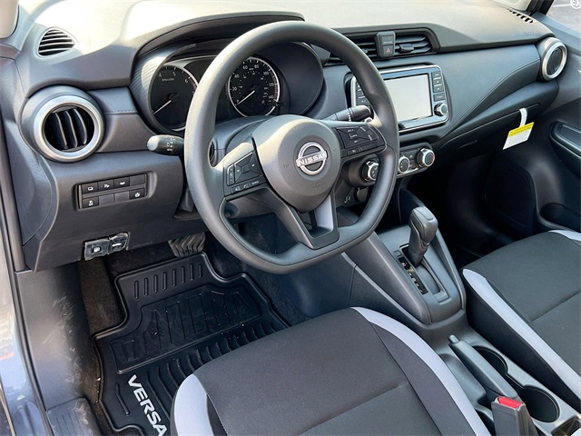 Vehicle image 15 of 32