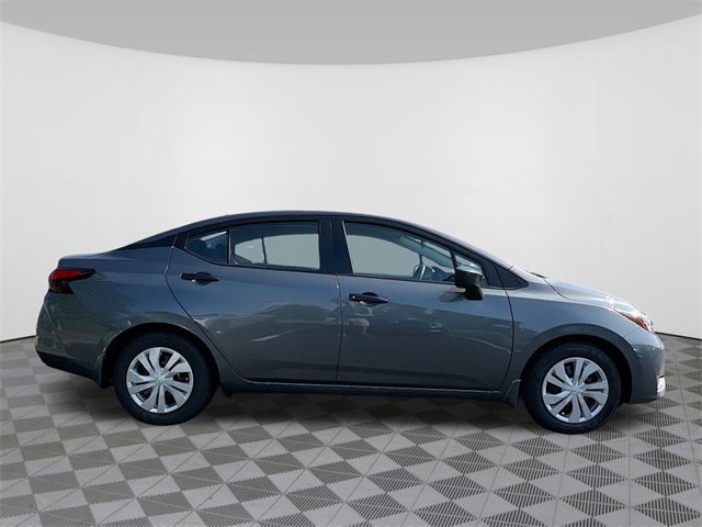 Vehicle image 4 of 32