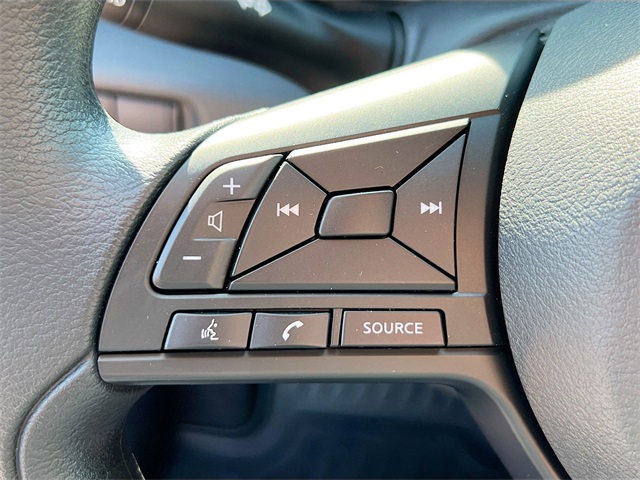 Vehicle image 29 of 32