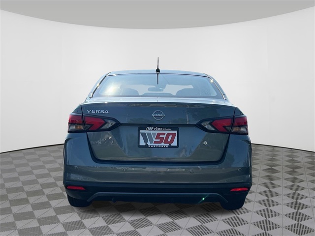 Vehicle image 6 of 32