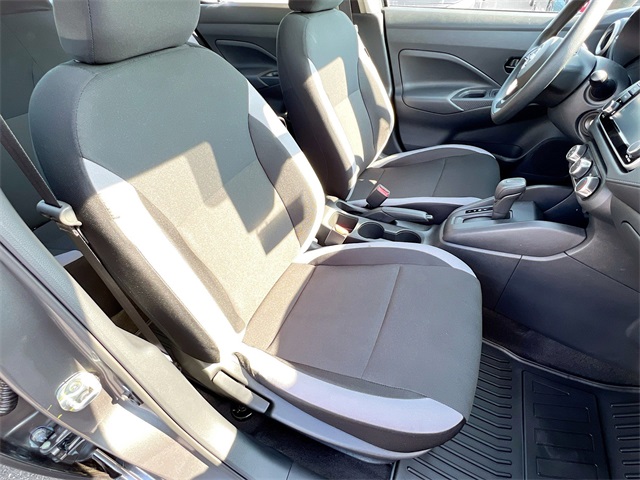 Vehicle image 13 of 32