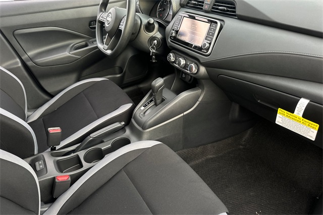 Vehicle image 12 of 19