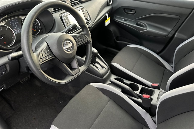 Vehicle image 7 of 19