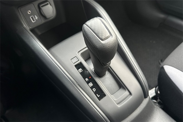 Vehicle image 17 of 19