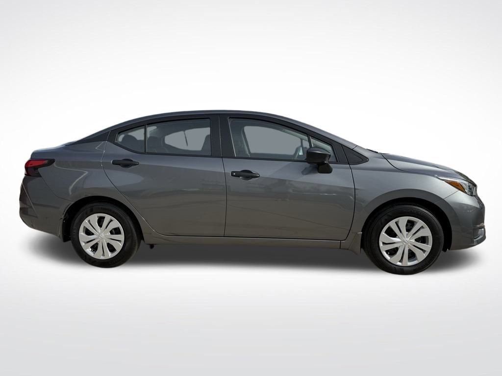 2025 Nissan Versa S Image 4 of 9