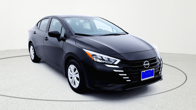 2025 Nissan Versa S Image 3 of 25
