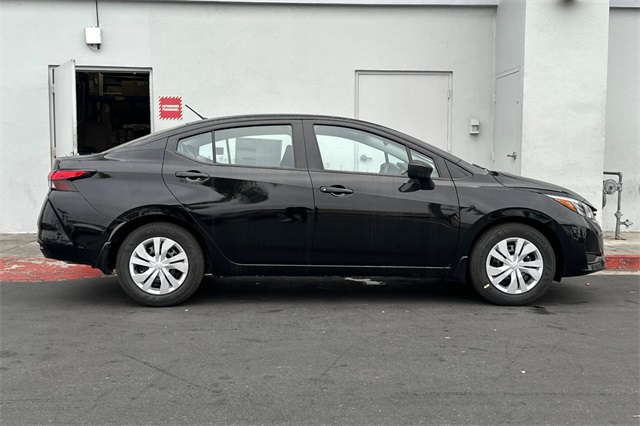 Vehicle image 3 of 19