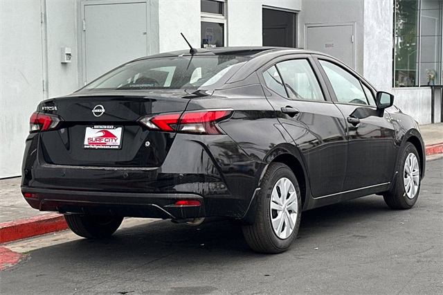 Vehicle image 4 of 19